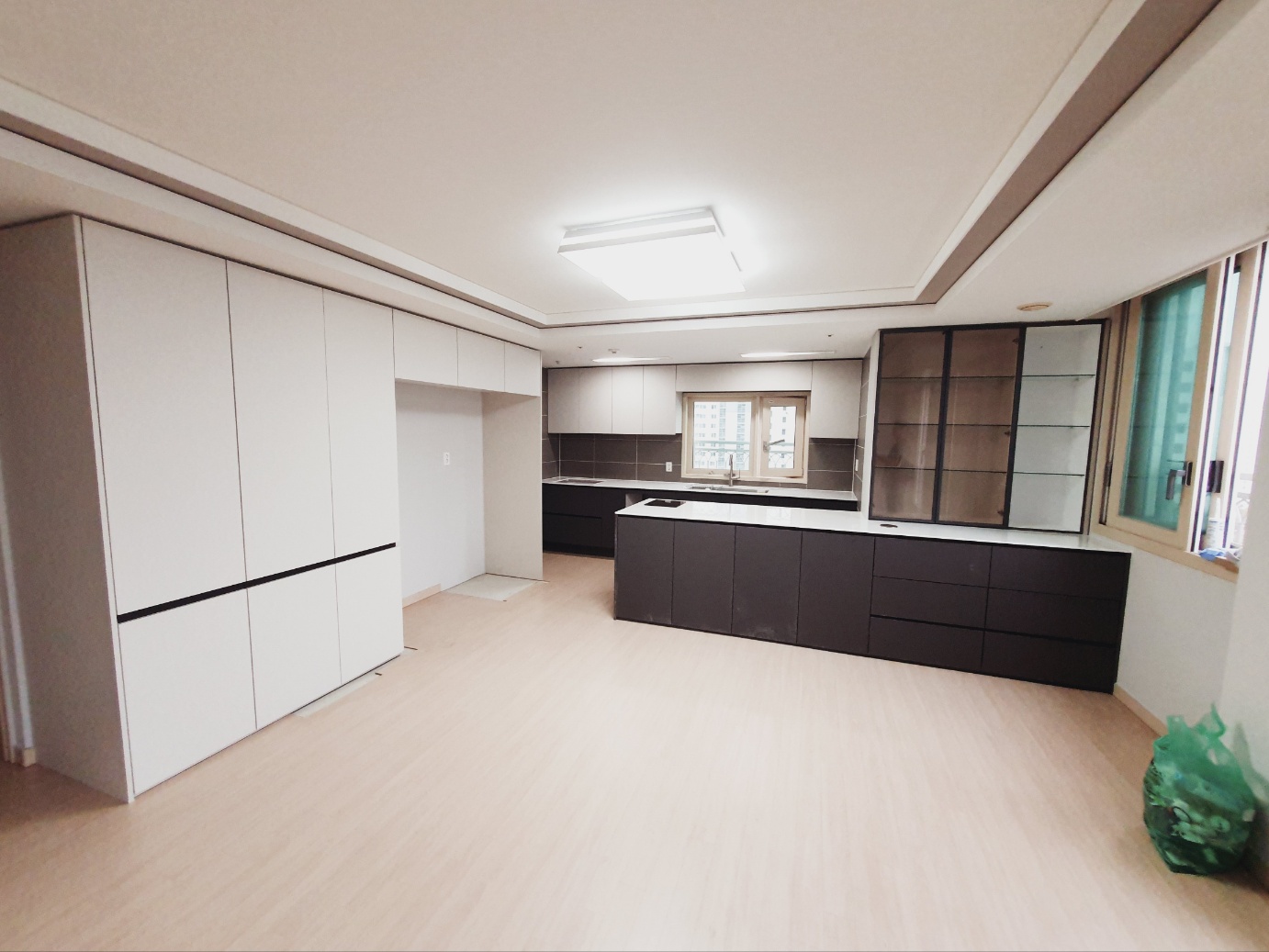 /user/d/daehanfurniture/editor/2410/aa387b8c1e4bded2c11bec35d5b94076_1729077836_6158.jpg 이미지크게보기
